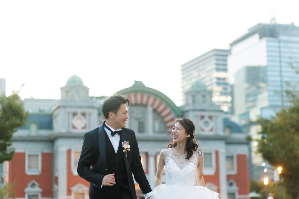 中央公会堂をバックに撮った結婚写真