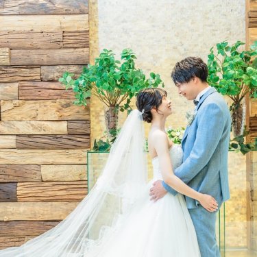 チャペルでフォトウェディング、結婚写真として人気のカット