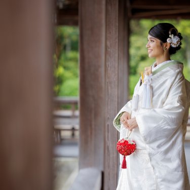新婦様もソロカット、ウェディングフォトの撮影シーン