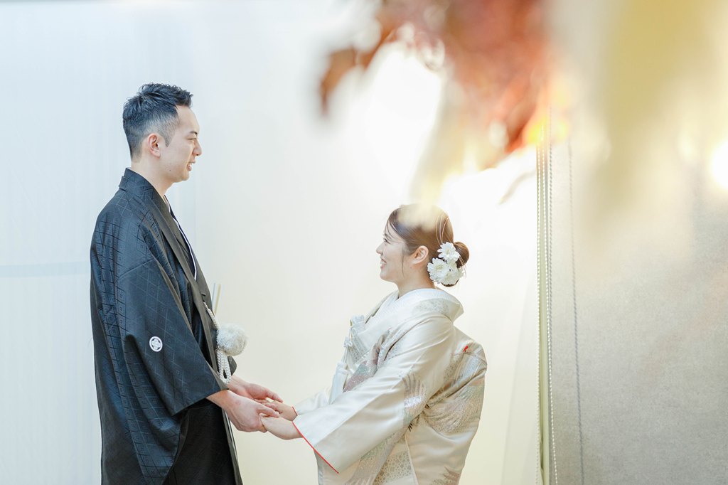 和装で並んだその距離に、“夫婦になる”実感が宿った