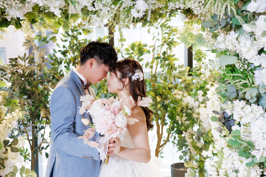 ボリュームドレスが映える、スタジオフォトウェディング♡