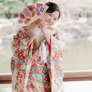 前撮りで訪れた大仙公園にて、ニコニコの新婦様