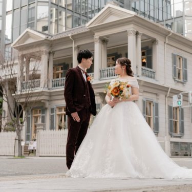 見つめ合ってのショット、ふたりの記念に残す結婚写真