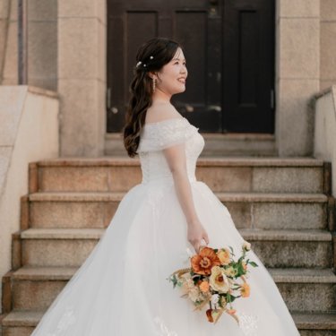 新婦様のソロショット、結婚写真として人気のカット