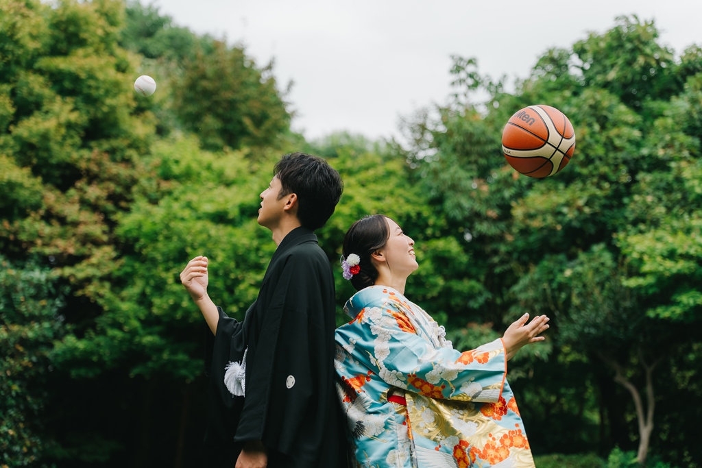 部活動のユニフォームや道具を使った撮影の写真