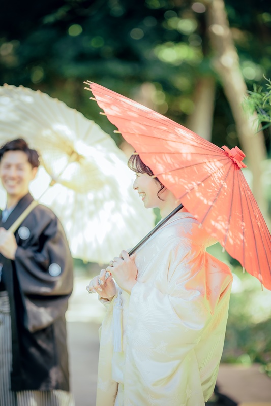 和傘を差した屋外での撮影写真