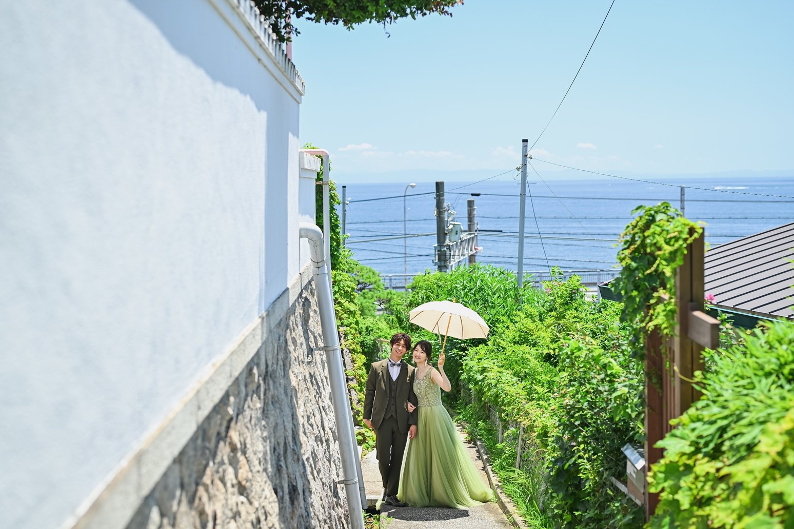 グッゲンハイム邸から見える海と新郎新婦