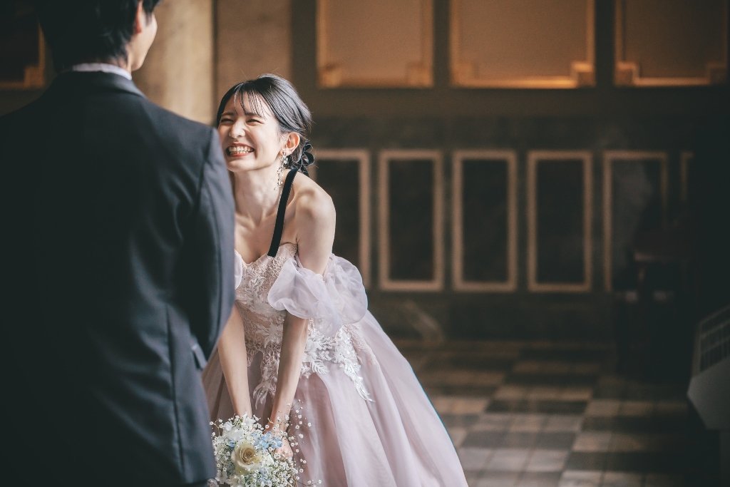 感動のご対面で笑顔の新婦