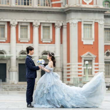 ✨ステンドグラスが彩る、優雅なウェディングのひととき💍🤍