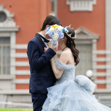 ✨ステンドグラスが彩る、優雅なウェディングのひととき💍🤍