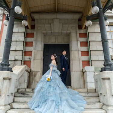 ✨ステンドグラスが彩る、優雅なウェディングのひととき💍🤍