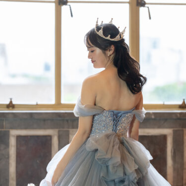 ✨ステンドグラスが彩る、優雅なウェディングのひととき💍🤍