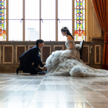 ✨ステンドグラスが彩る、優雅なウェディングのひととき💍🤍