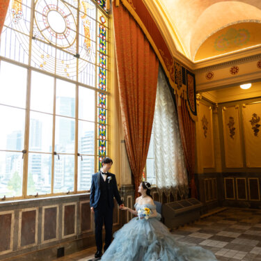 ✨ステンドグラスが彩る、優雅なウェディングのひととき💍🤍