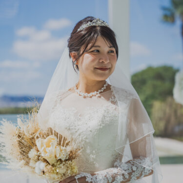 幸せいっぱい♡青空の下で叶えるチャペルフォト